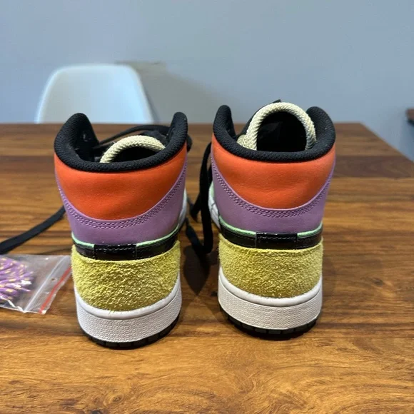 Air Jordan 1 Mid SE Lightbulb - Picture 4 of 7